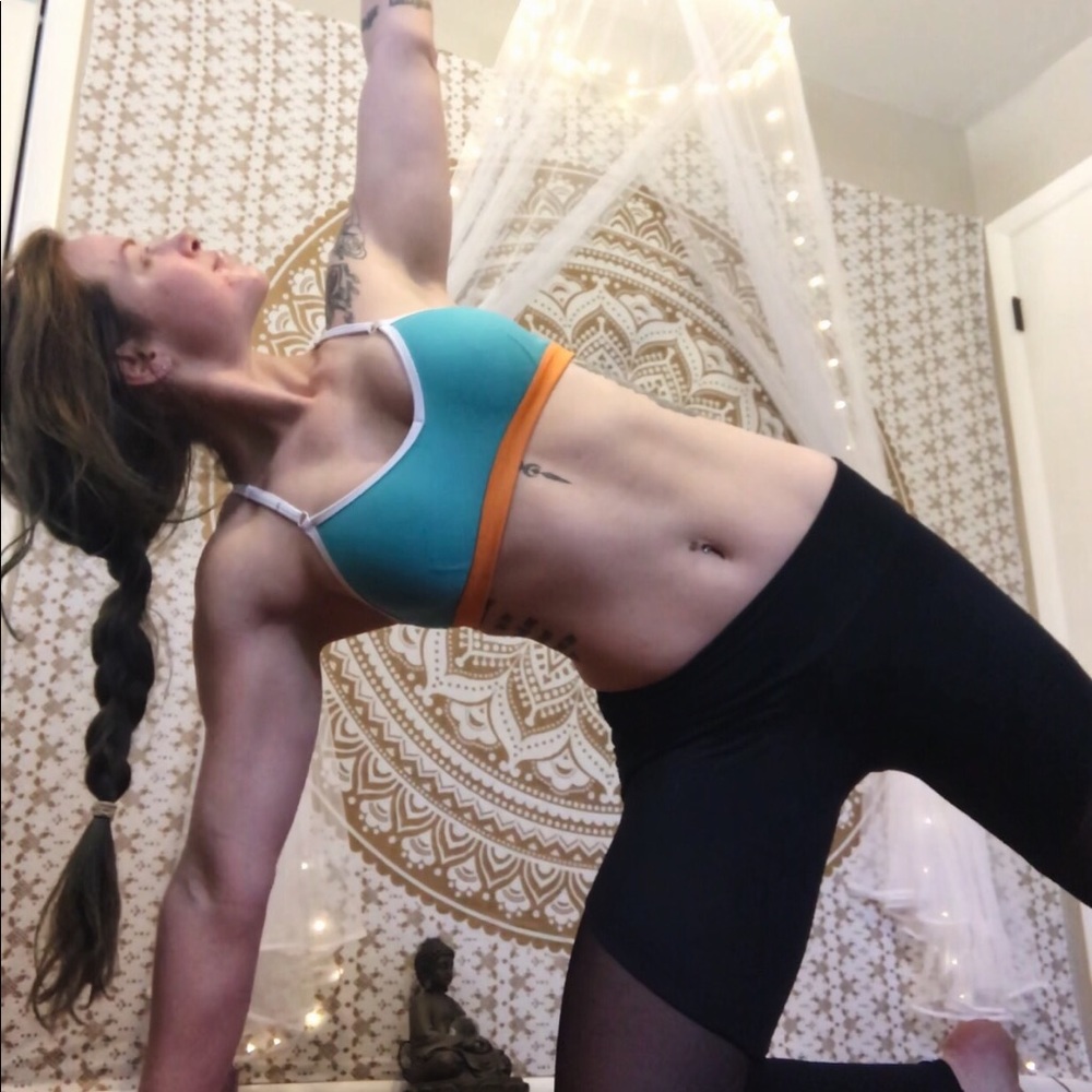 Alo sports bra